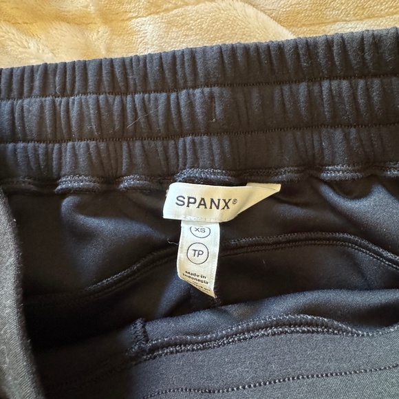 SPANX AirEssentials Wide Leg Black Pants - Picture 2 of 4